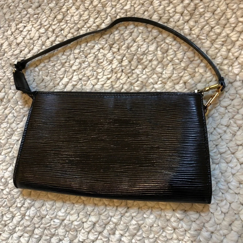 Louis Vuitton Pochette Black EPI Leather Clutch